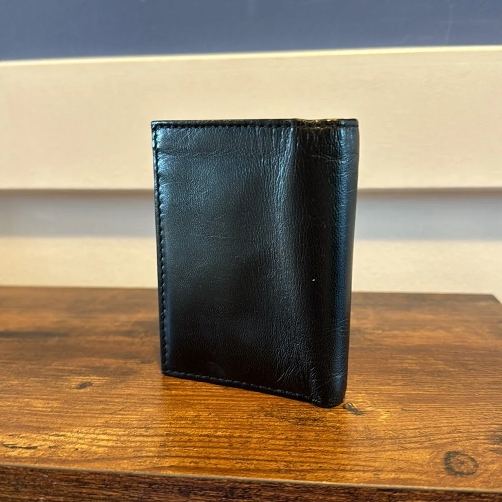 Men’s Docker’s Leather Wallet- black broken in light weight